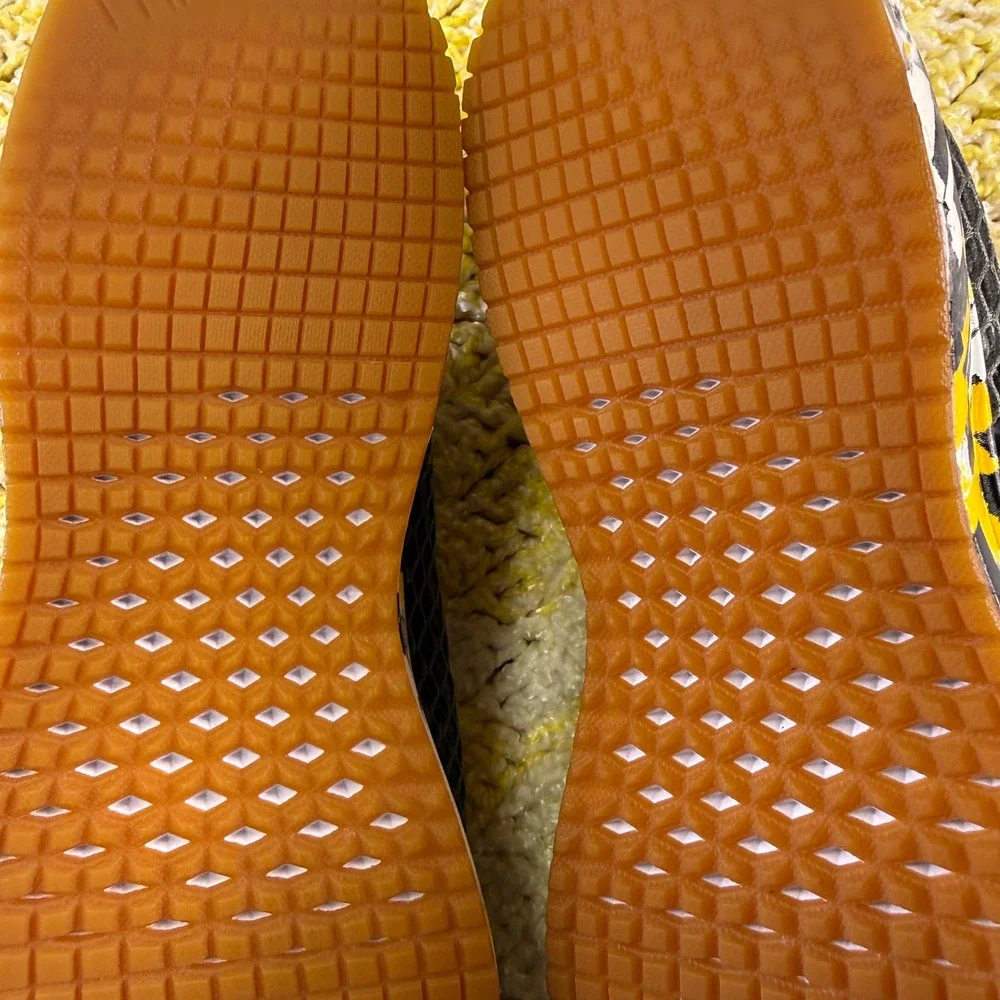 NOBULL Mesh Runner Grey Yellow Splatter Training Shoes Mens 6 Womens 7.5 Sneaker